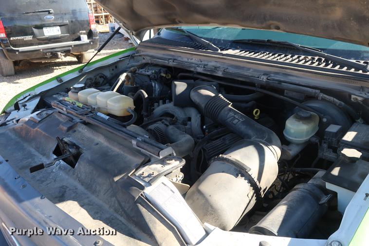 image for item DA8591 2001 Ford F350 Super Duty flatbed pickup truck