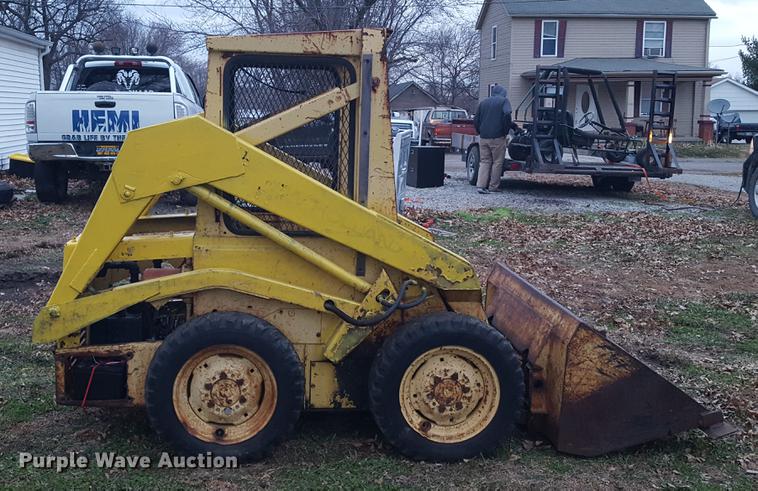 image for item DA8609 1978 New Holland L325 skid steer