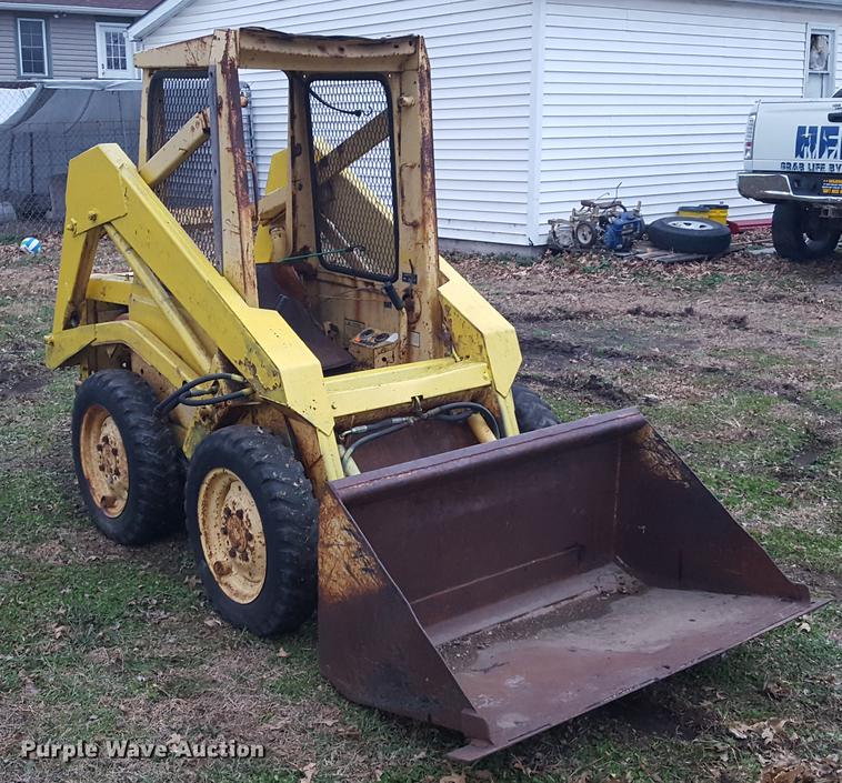 image for item DA8609 1978 New Holland L325 skid steer