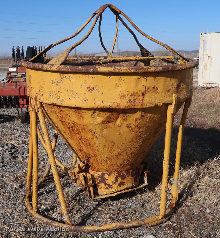 Concrete hopper in Independence, MO Item DA8632 sold Purple Wave