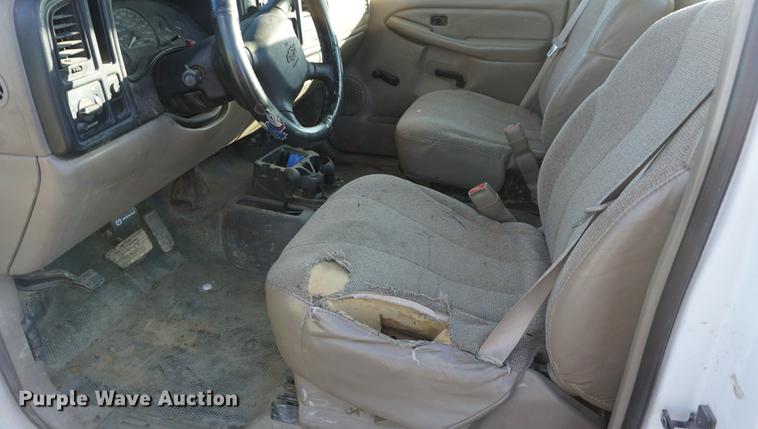 image for item DB0260 2001 Chevrolet Silverado 1500 pickup truck