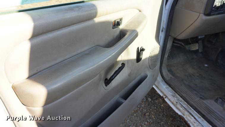 image for item DB0260 2001 Chevrolet Silverado 1500 pickup truck