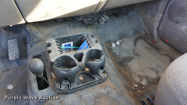 image for item DB0260 2001 Chevrolet Silverado 1500 pickup truck