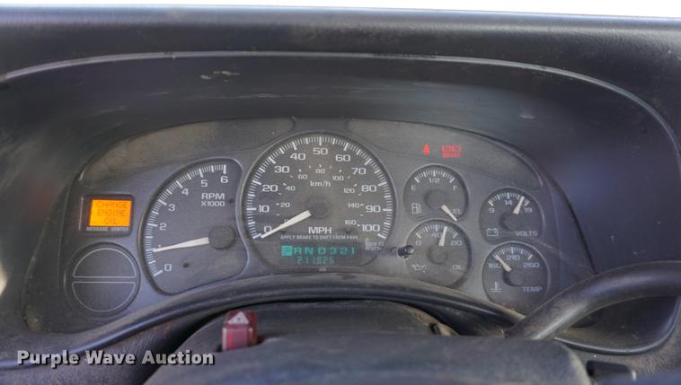 image for item DB0260 2001 Chevrolet Silverado 1500 pickup truck