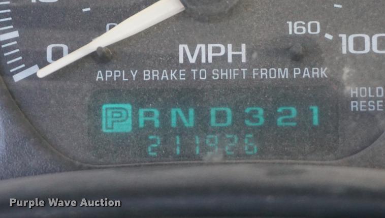 image for item DB0260 2001 Chevrolet Silverado 1500 pickup truck