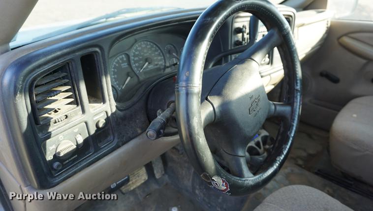 image for item DB0260 2001 Chevrolet Silverado 1500 pickup truck