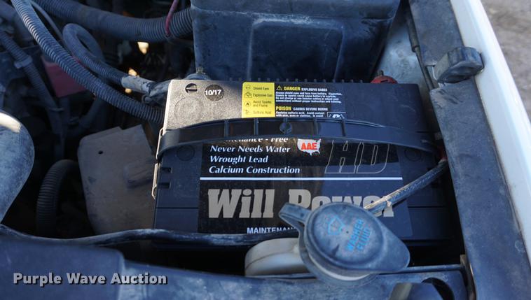 image for item DB0260 2001 Chevrolet Silverado 1500 pickup truck