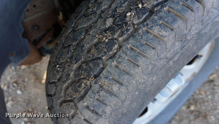 image for item DB0260 2001 Chevrolet Silverado 1500 pickup truck