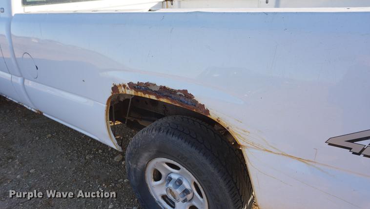 image for item DB0260 2001 Chevrolet Silverado 1500 pickup truck