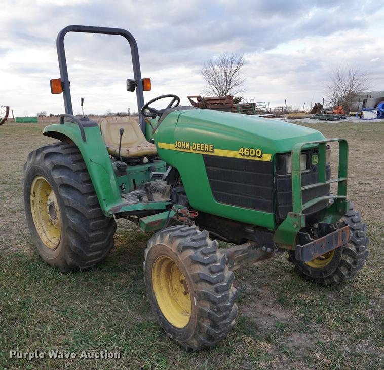 image for item DB0263 1998 John Deere 4600 MFWD tractor
