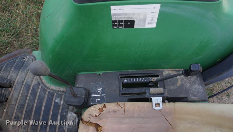 image for item DB0263 1998 John Deere 4600 MFWD tractor