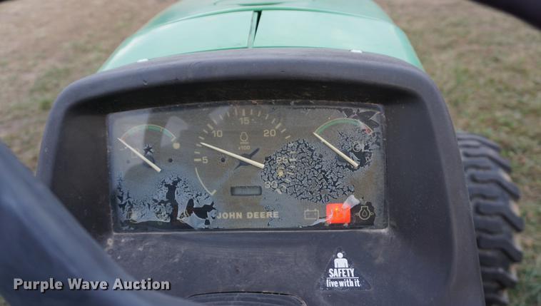 image for item DB0263 1998 John Deere 4600 MFWD tractor