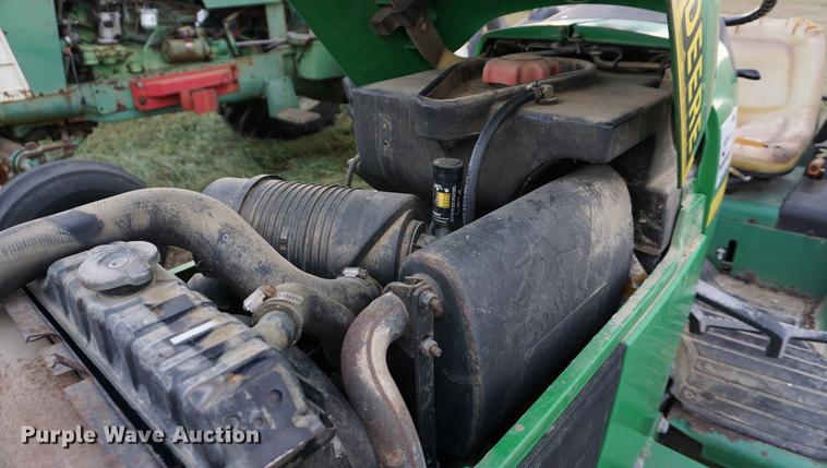 image for item DB0263 1998 John Deere 4600 MFWD tractor