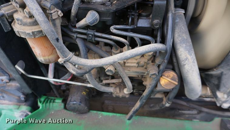 image for item DB0263 1998 John Deere 4600 MFWD tractor