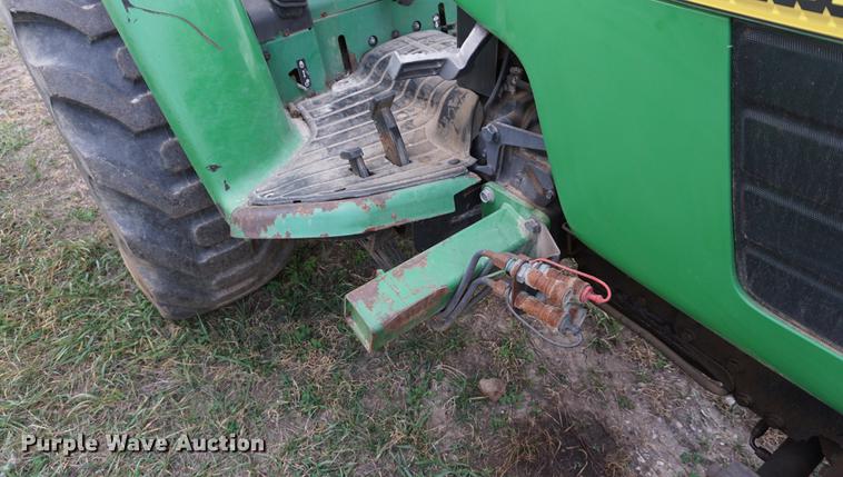 image for item DB0263 1998 John Deere 4600 MFWD tractor