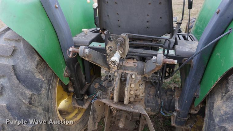 image for item DB0263 1998 John Deere 4600 MFWD tractor