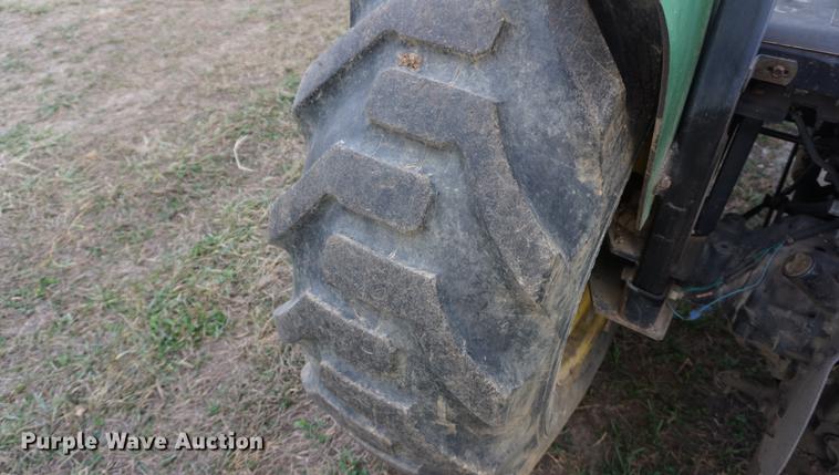 image for item DB0263 1998 John Deere 4600 MFWD tractor