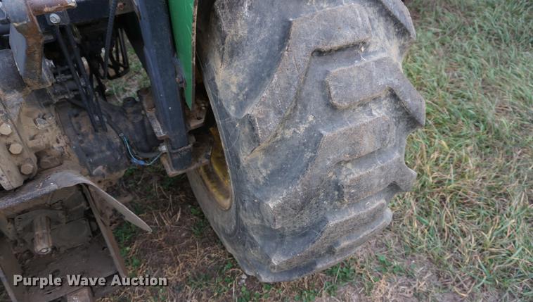 image for item DB0263 1998 John Deere 4600 MFWD tractor