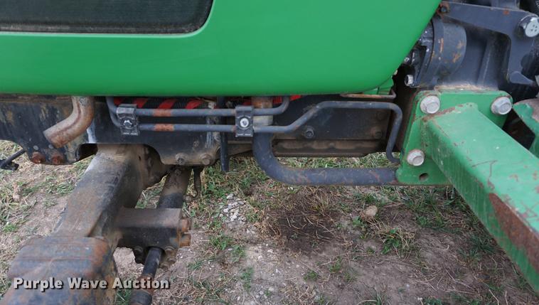 image for item DB0263 1998 John Deere 4600 MFWD tractor