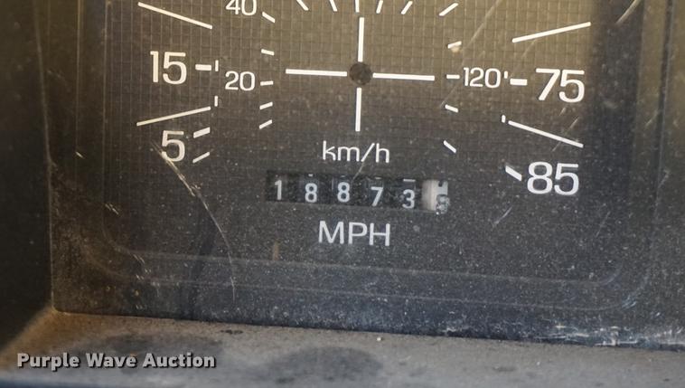 image for item DB0264 1981 Ford F600 truck cab and chassis