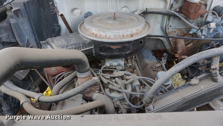 image for item DB0264 1981 Ford F600 truck cab and chassis