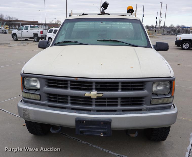 image for item DB0274 2000 Chevrolet 2500 utility bed pickup truck