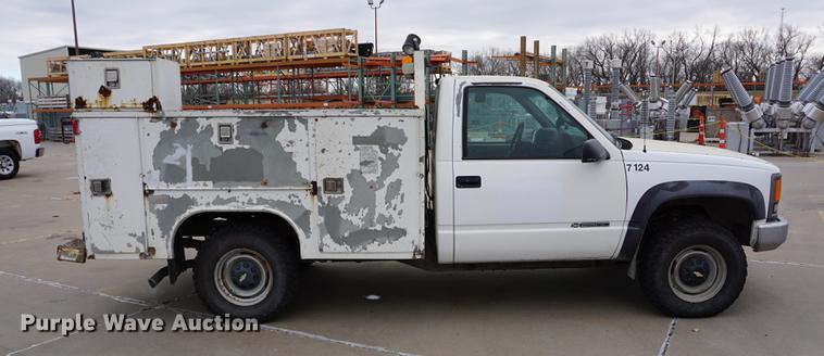 image for item DB0274 2000 Chevrolet 2500 utility bed pickup truck