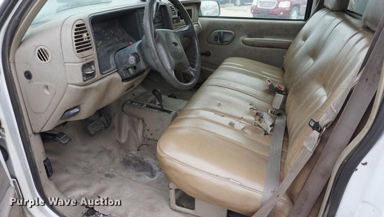 image for item DB0274 2000 Chevrolet 2500 utility bed pickup truck