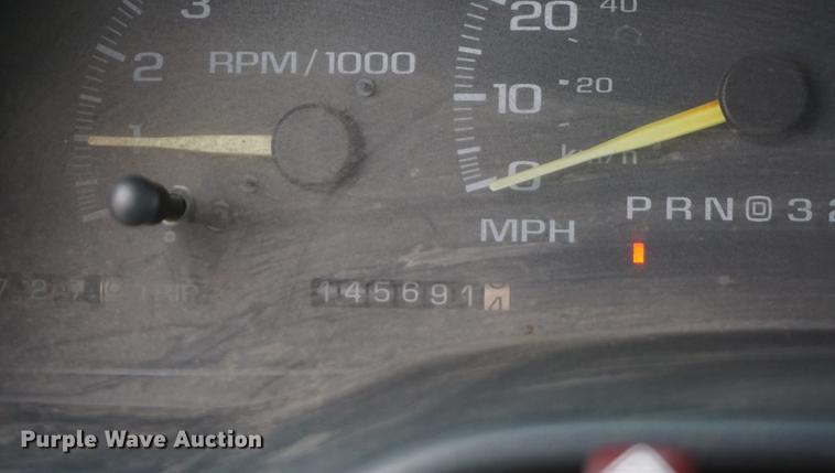 image for item DB0274 2000 Chevrolet 2500 utility bed pickup truck