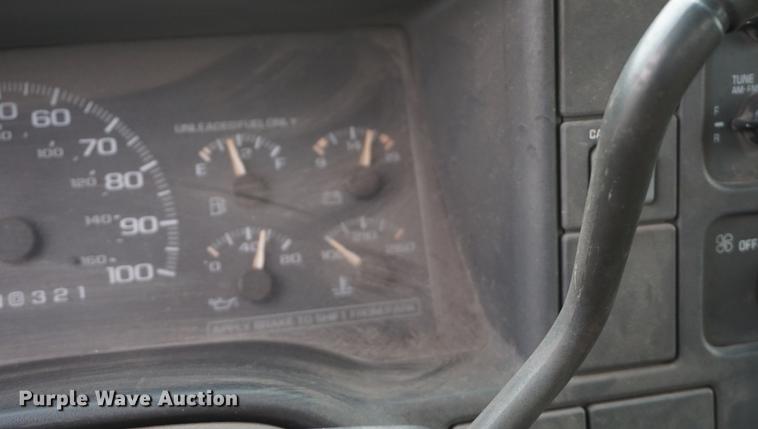 image for item DB0274 2000 Chevrolet 2500 utility bed pickup truck