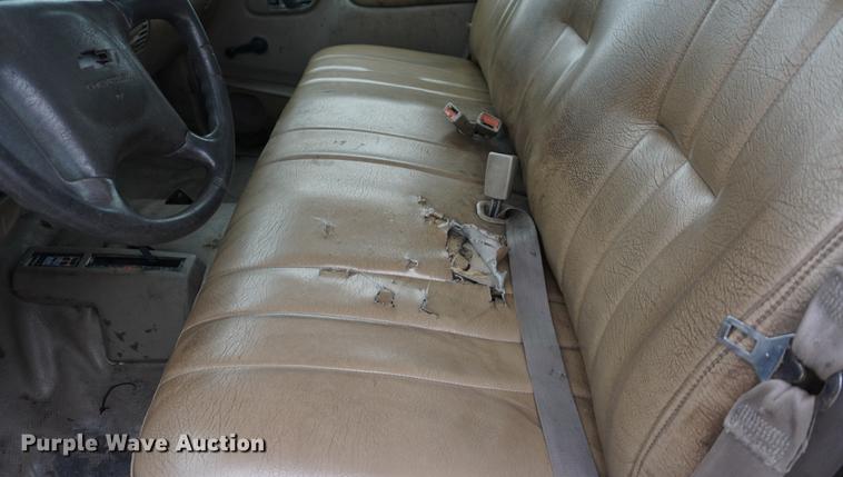 image for item DB0274 2000 Chevrolet 2500 utility bed pickup truck