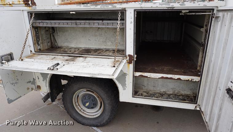 image for item DB0274 2000 Chevrolet 2500 utility bed pickup truck