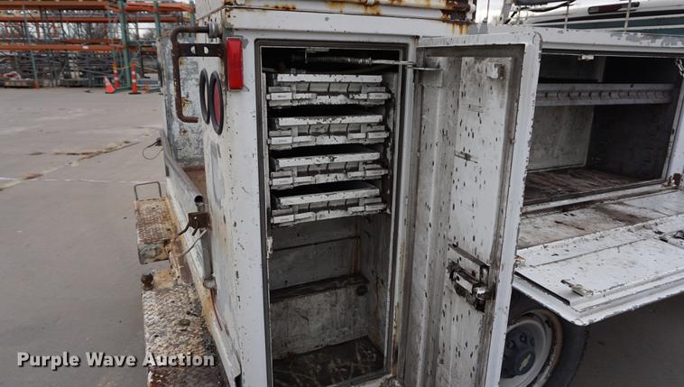 image for item DB0274 2000 Chevrolet 2500 utility bed pickup truck