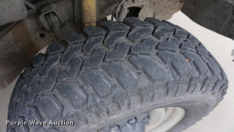 image for item DB0274 2000 Chevrolet 2500 utility bed pickup truck