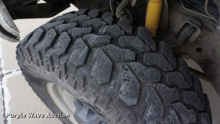 image for item DB0274 2000 Chevrolet 2500 utility bed pickup truck