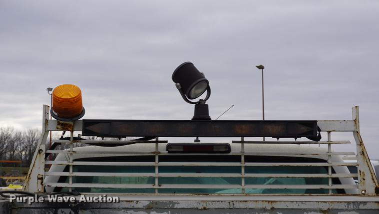 image for item DB0274 2000 Chevrolet 2500 utility bed pickup truck