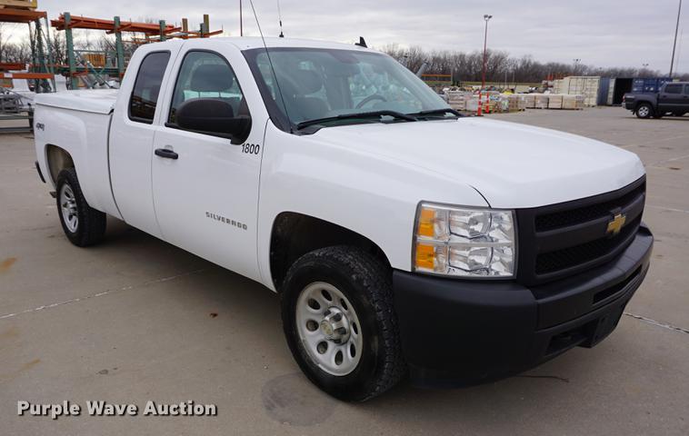 image for item DB0275 2011 Chevrolet Silverado 1500 Ext. Cab pickup truck