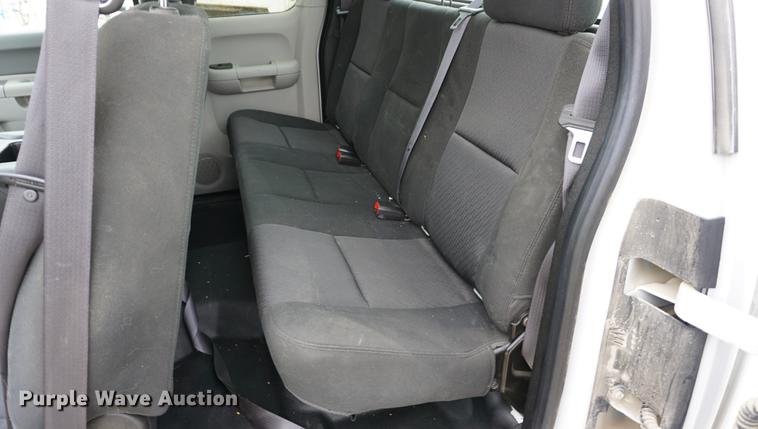 image for item DB0275 2011 Chevrolet Silverado 1500 Ext. Cab pickup truck