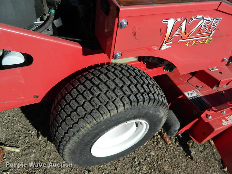 image for item DB1182 2009 Jazee Country Clipper SR105 lawn mower