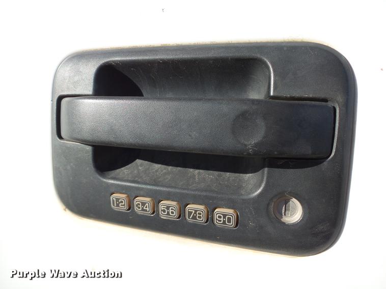 image for item DB5031 2013 Ford F150 XLT SuperCab pickup truck