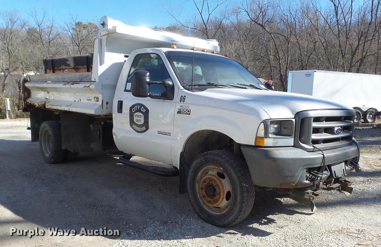 image for item DB6277 2004 Ford F550 Super Duty XL dump truck