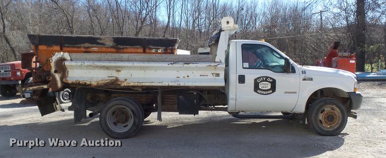 image for item DB6277 2004 Ford F550 Super Duty XL dump truck