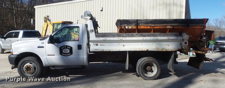 image for item DB6277 2004 Ford F550 Super Duty XL dump truck