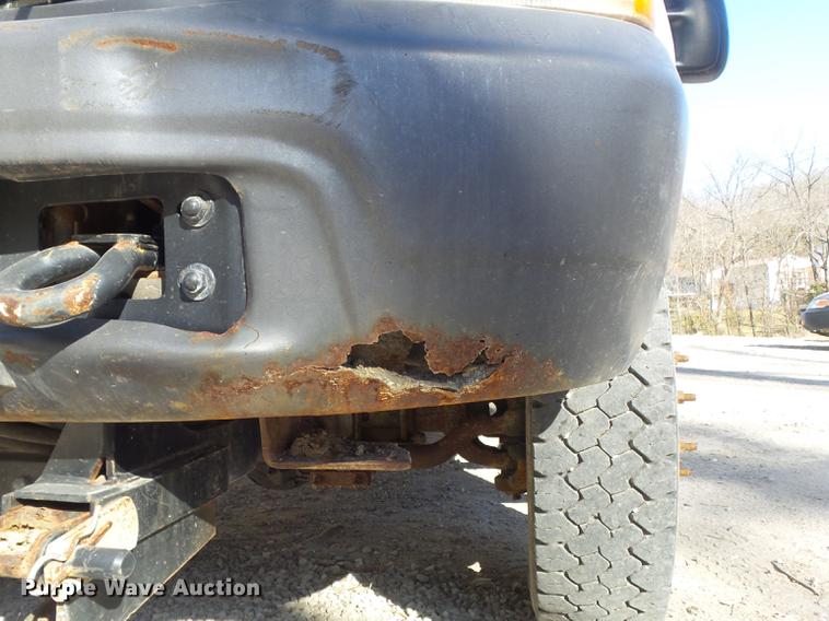 image for item DB6277 2004 Ford F550 Super Duty XL dump truck