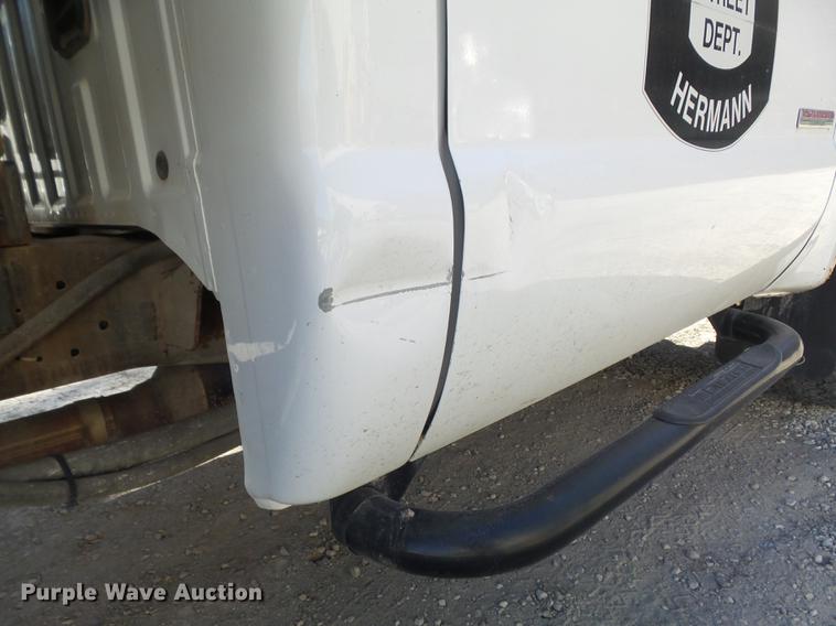 image for item DB6277 2004 Ford F550 Super Duty XL dump truck