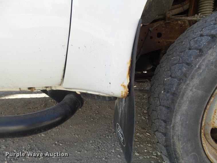 image for item DB6277 2004 Ford F550 Super Duty XL dump truck