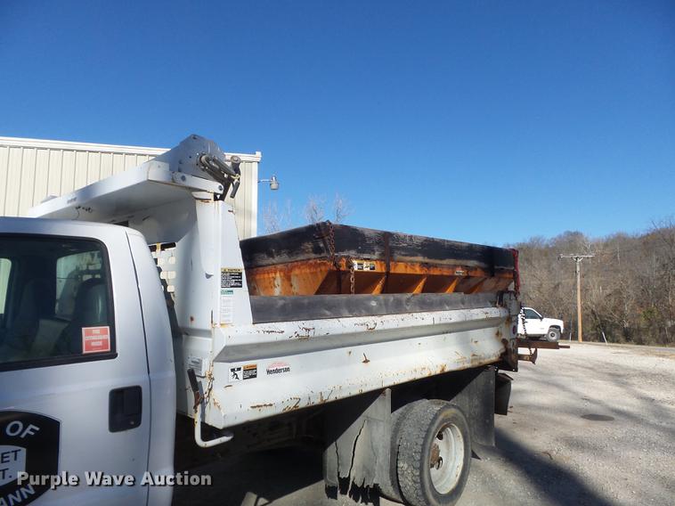 image for item DB6277 2004 Ford F550 Super Duty XL dump truck