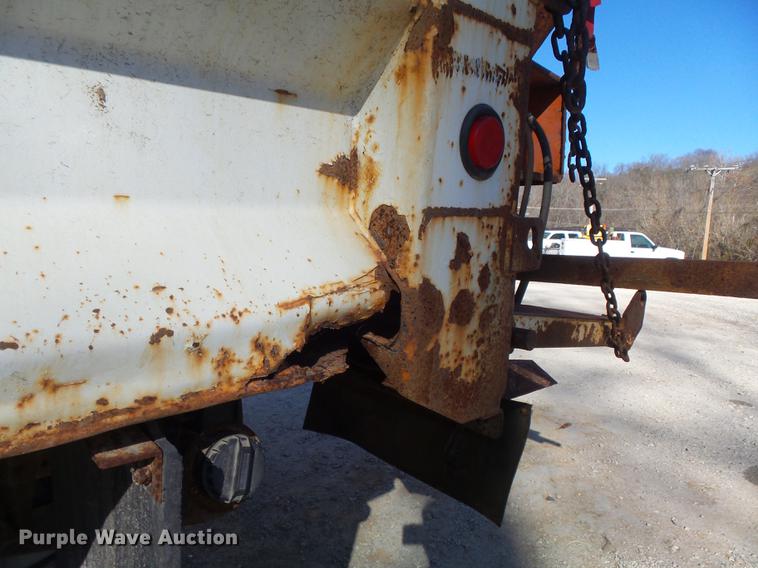 image for item DB6277 2004 Ford F550 Super Duty XL dump truck