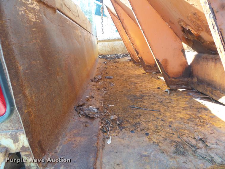 image for item DB6277 2004 Ford F550 Super Duty XL dump truck