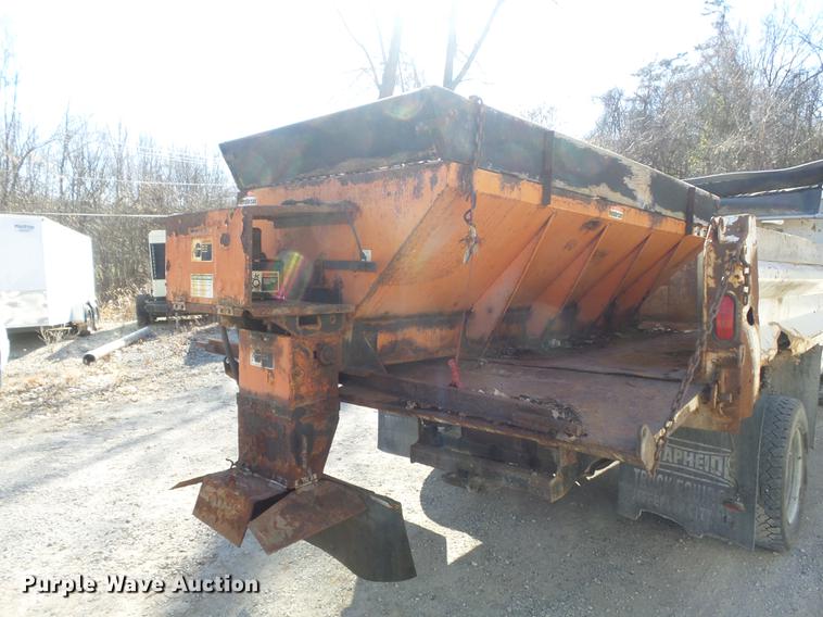 image for item DB6277 2004 Ford F550 Super Duty XL dump truck